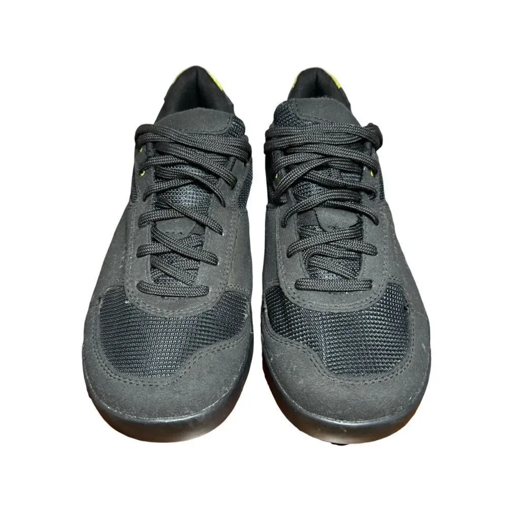 Women’s Giro cycling shoes size 8.5 Black